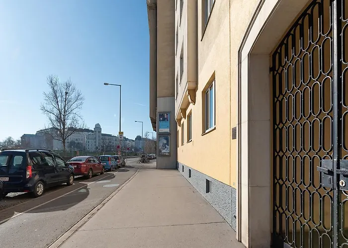 Appartement Vor Den Toren Wiens In Ruhelage *